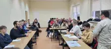 Studenci w trakcie debaty