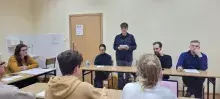 Studenci w trakcie debaty