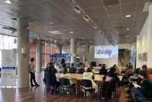 Zdjęcie ukazujące spotkamnie studentów WOiG z pracownikami Gårdsfisk 