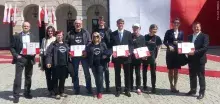 przedstawiciele wyróżnioonych instytucji